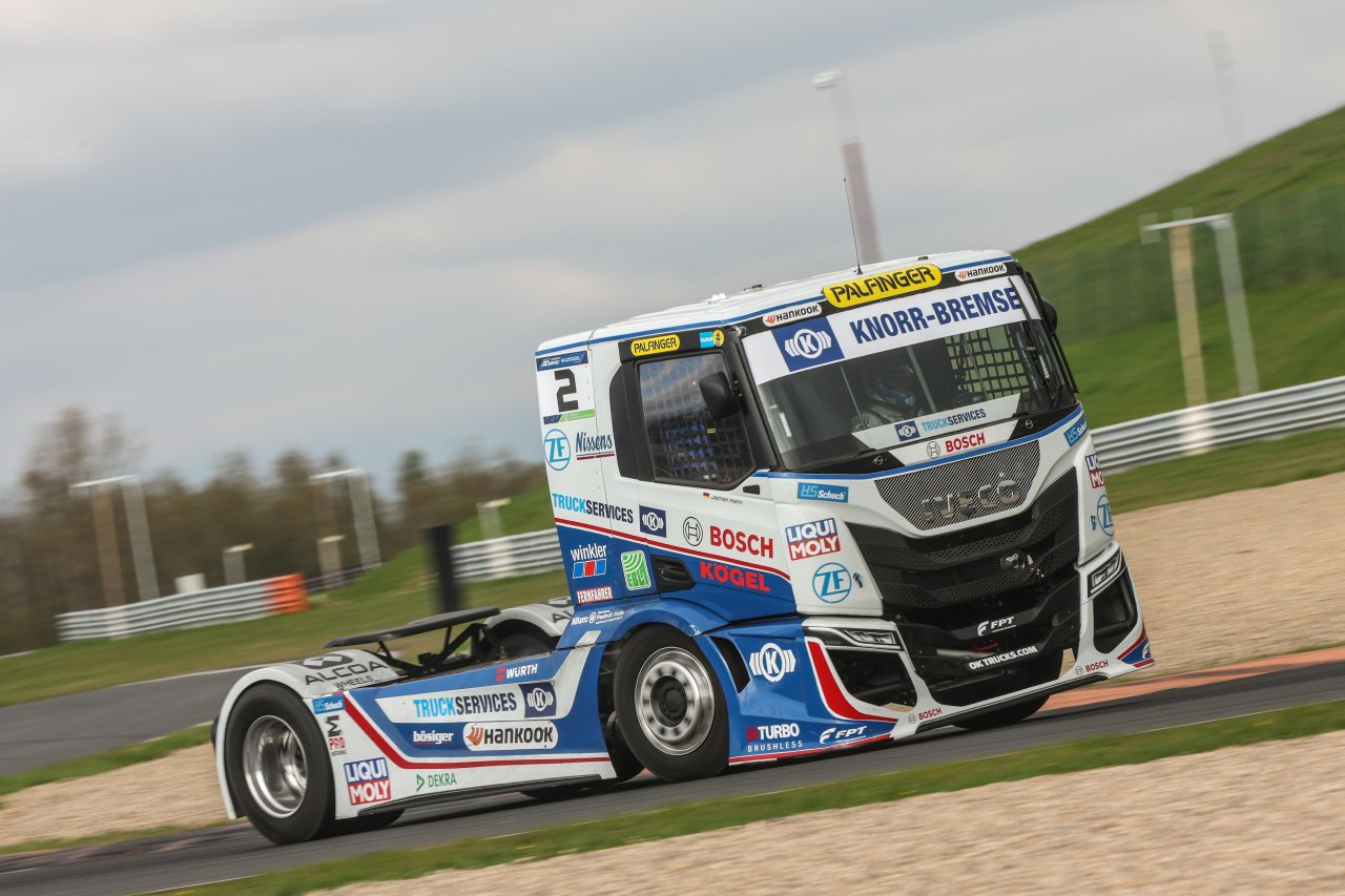 iveco-s-way-r-truck.jpg