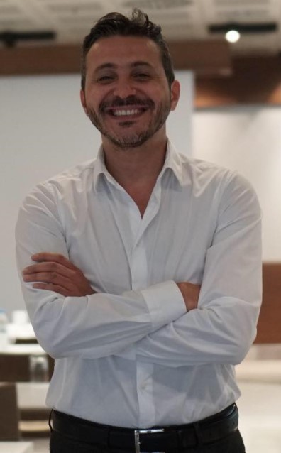 yucel-karadis.jpg