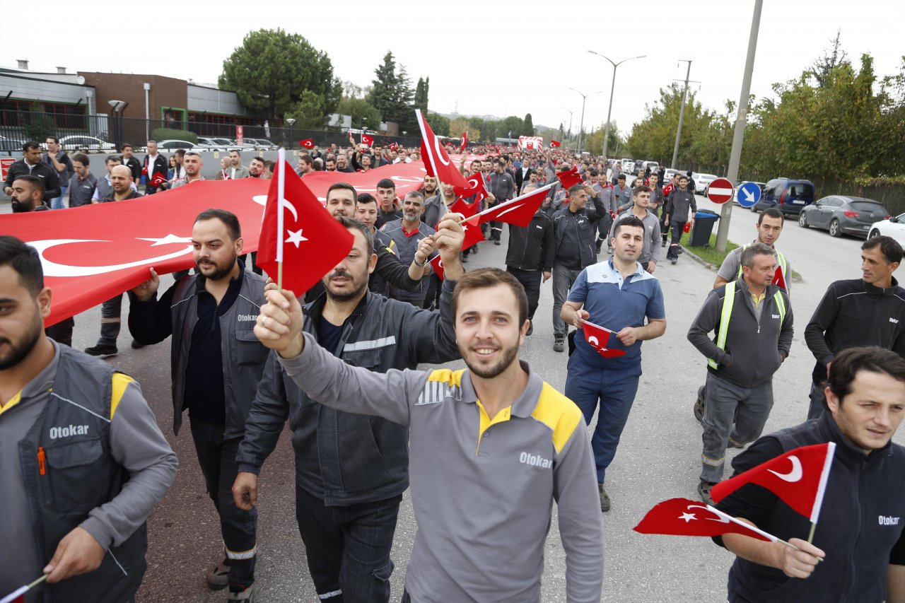 otokar-cumhuriyet-yuruyusu-1.jpg