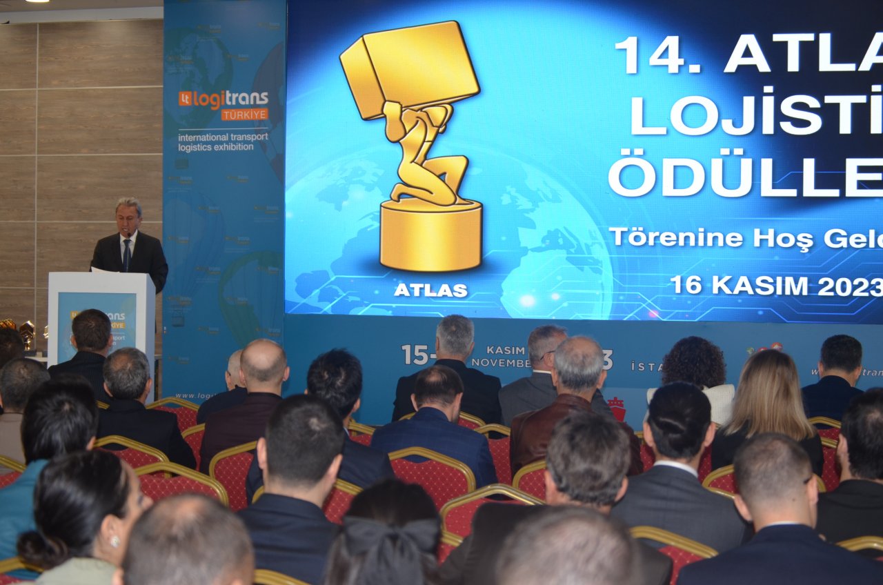 ilker-altun-atlas-lojistik-odulleri-02.jpg