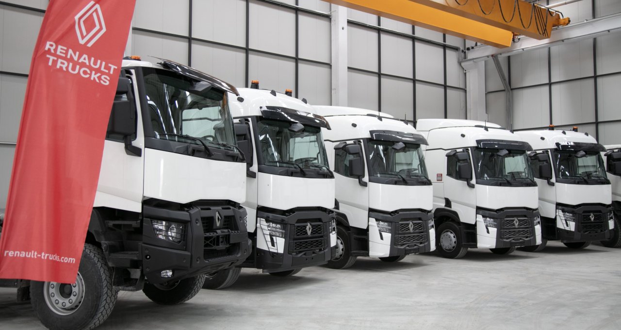 ziver-insaat-renault-trucks-teslimati-3.jpeg