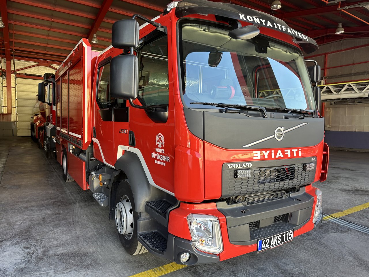 volvo-trucks-fl-konya-buyuksehir-belediyesi-itfaiye-daire-baskanligi-teslimati-02.jpg