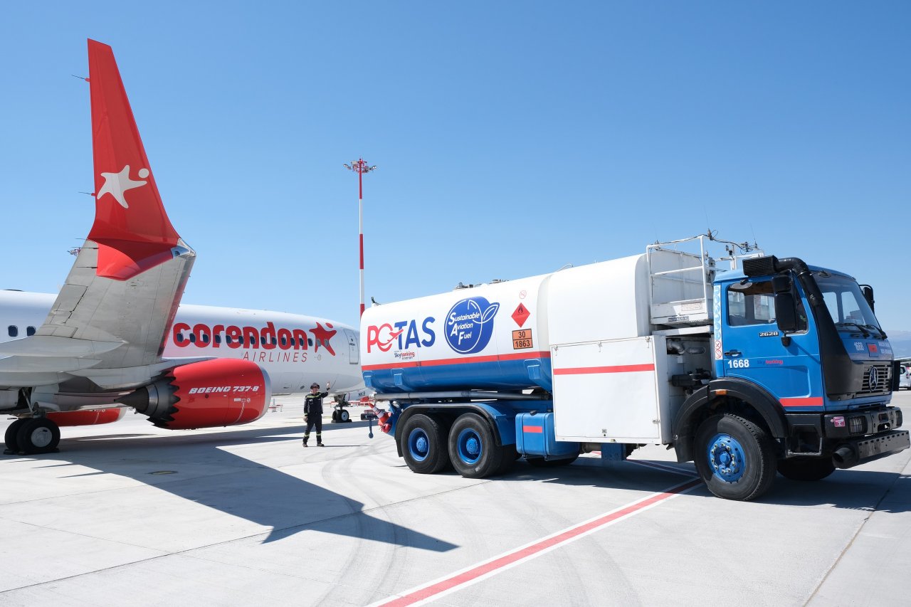 corendon-airlines-po-saf-yakit-2.jpg