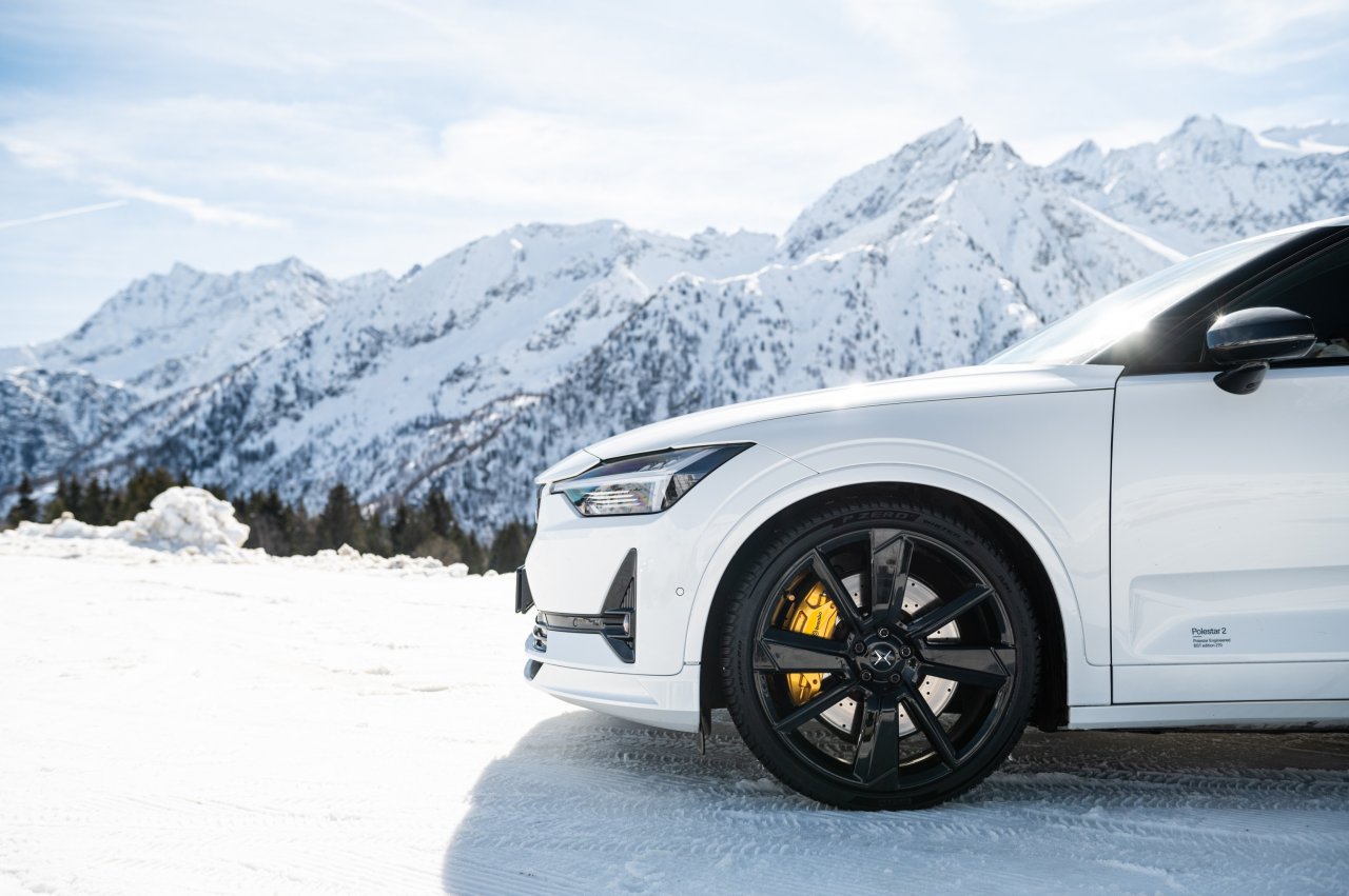 1717569707-pirelli-p-zero-winter-2-tonale-037.jpg