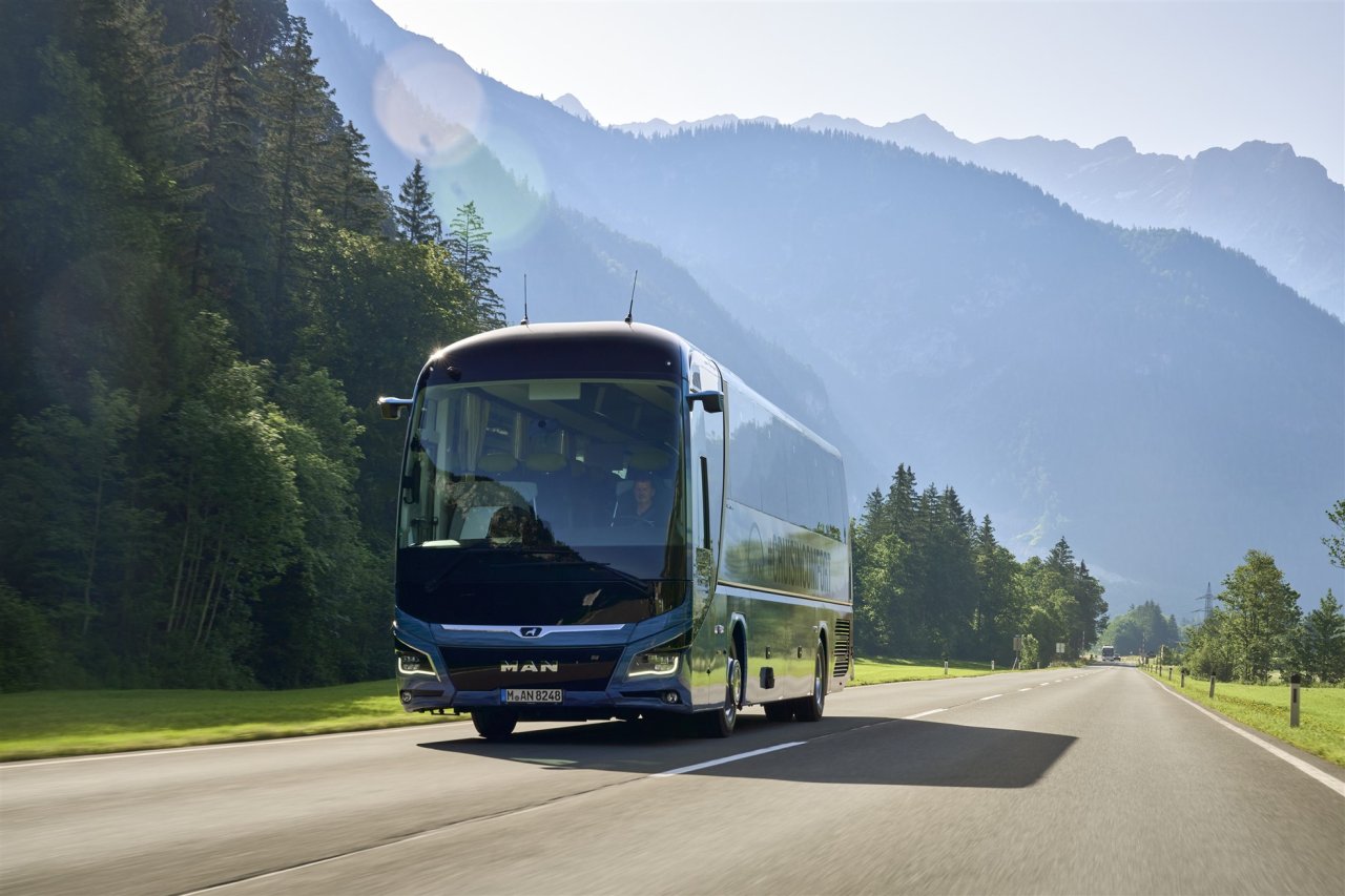 man-safestop-assist-bus-en-2.jpg