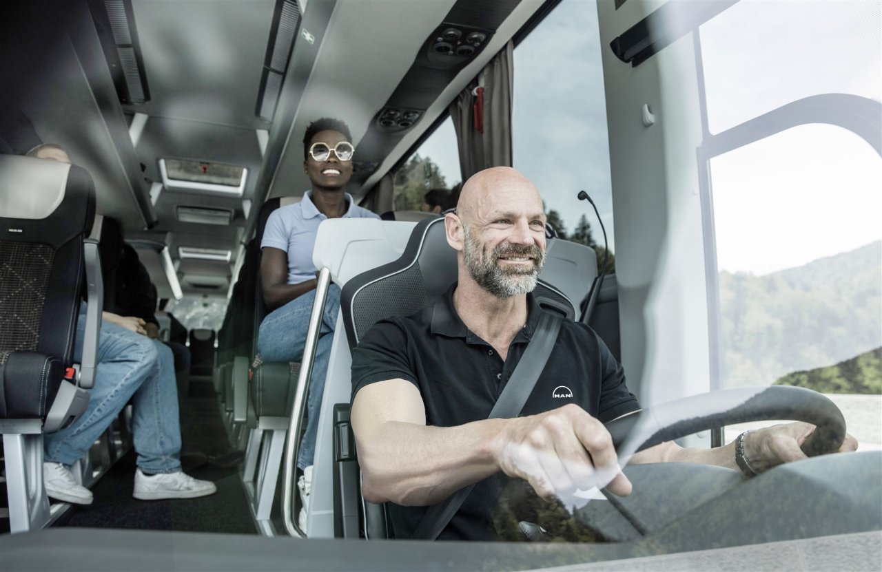 man-safestop-assist-bus-en-5.jpg