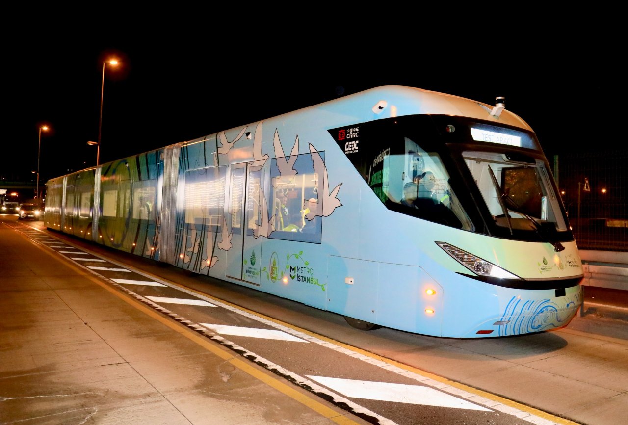 test-surusu-yeni-elektrikli-metrobus-2.jpg