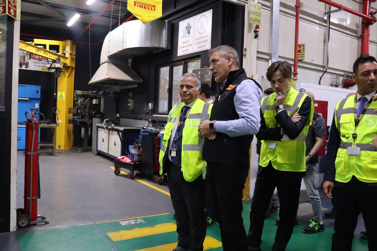 italya-buyukelcisi-pirelli-fabrika-ziyareti-2.jpg