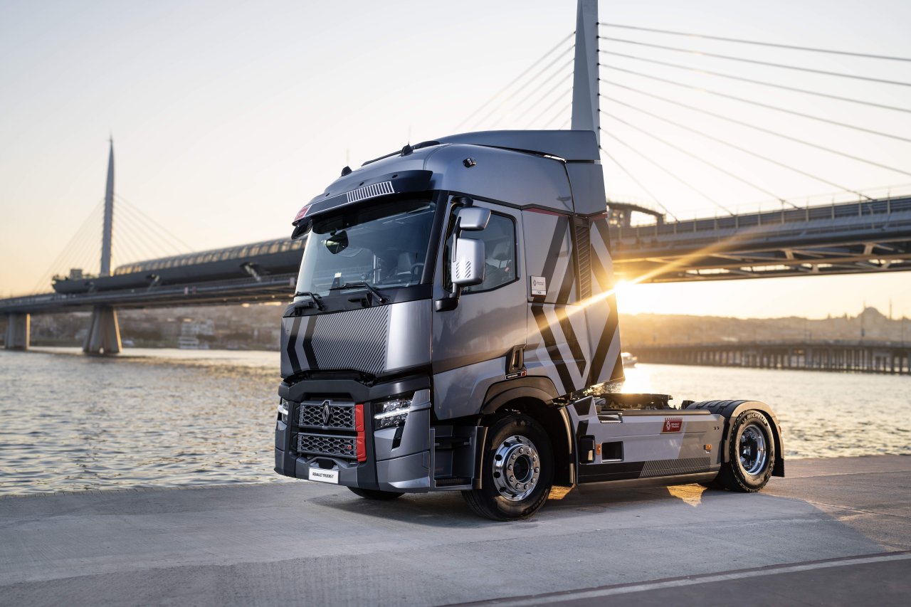 1730289586-renault-trucks-go-rsel.jpeg