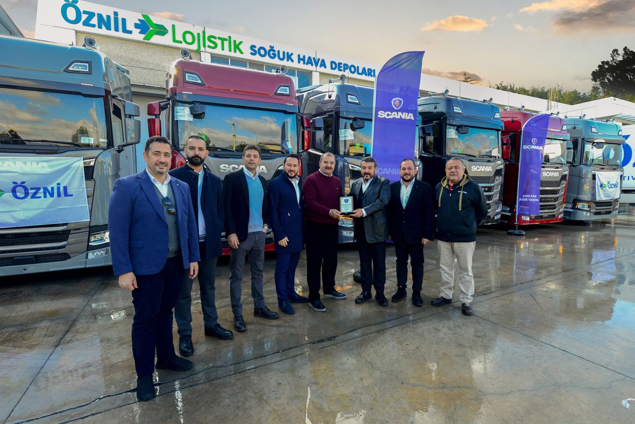 scaniadan-yilin-ilk-teslimati-oznil-lojistike-2.jpg