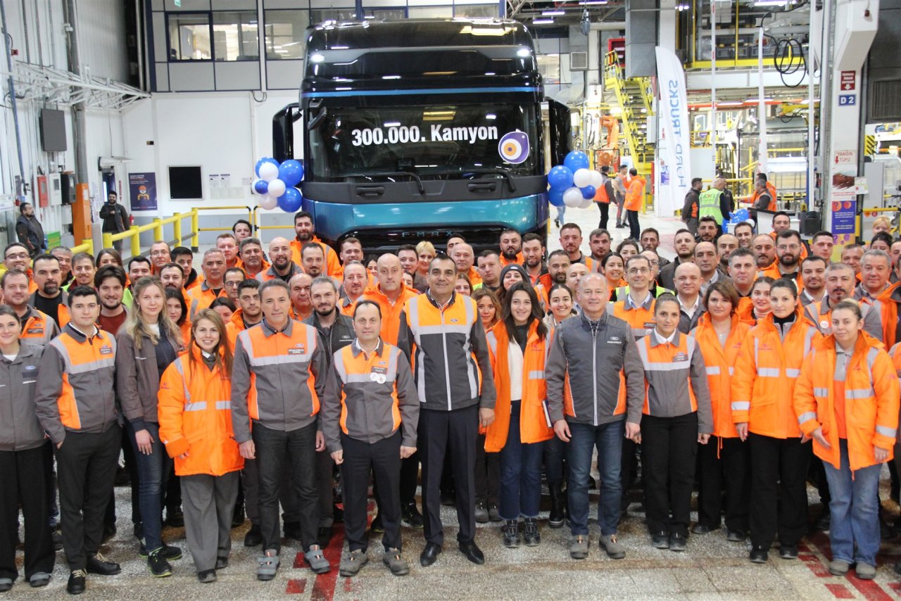ford-trucks-300-bininci-kamyon-hattan-ndirme-t-reni-1-3.jpg