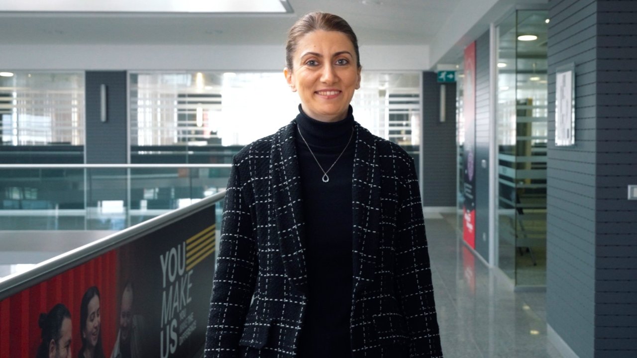 mercedes-benz-turk-isin-cinsiyeti-yok-13.jpg