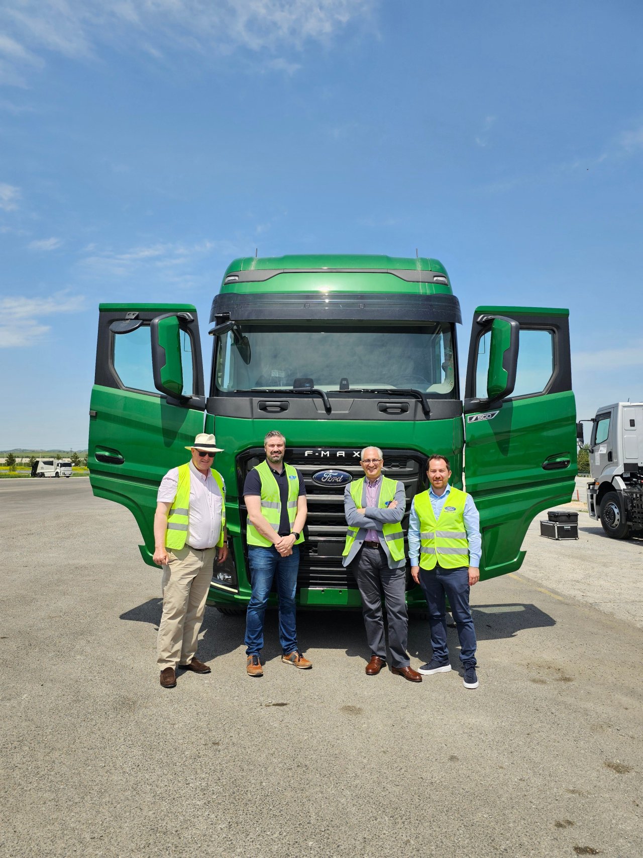 1744883668-ford-trucks-ngiltere-rlanda-yetkili-servis-a-rlanda.jpg