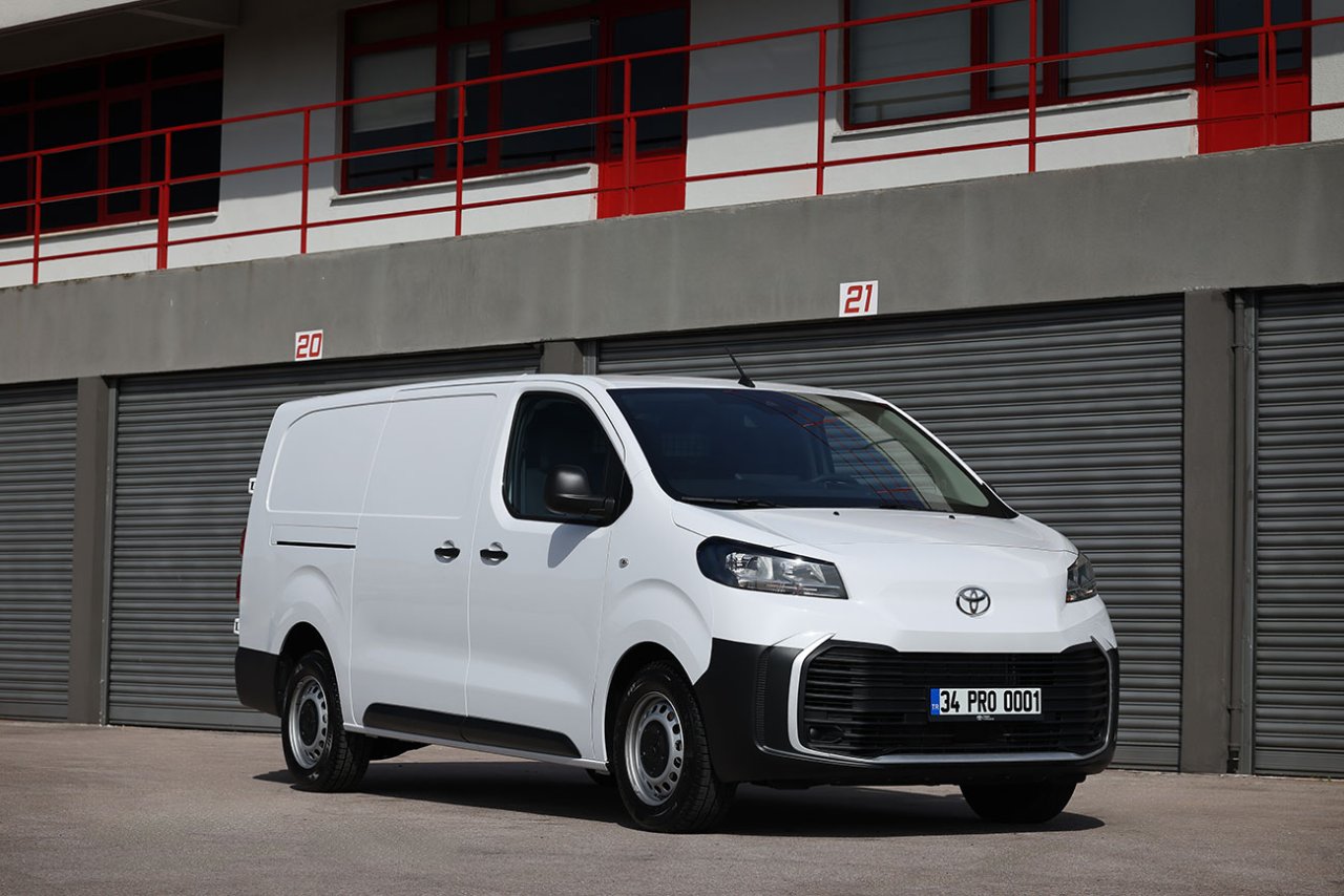 toyota-proace-cargo-2.jpg