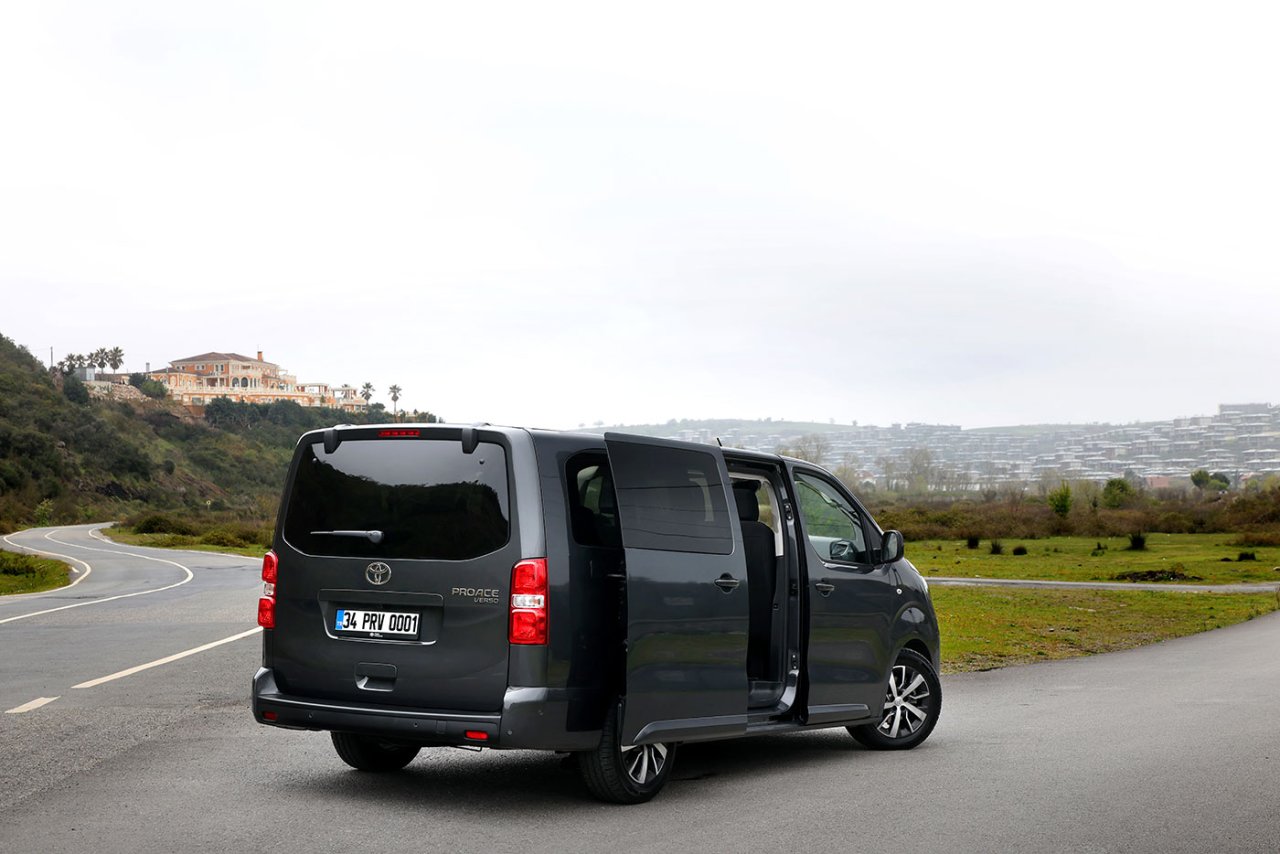 toyota-proace-verso-6.jpg