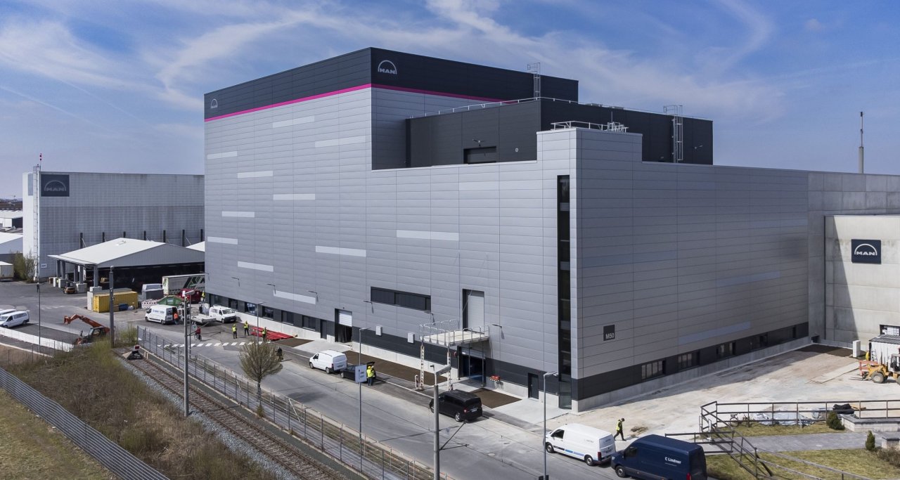 man-battery-production-nuremberg-02-5.jpg