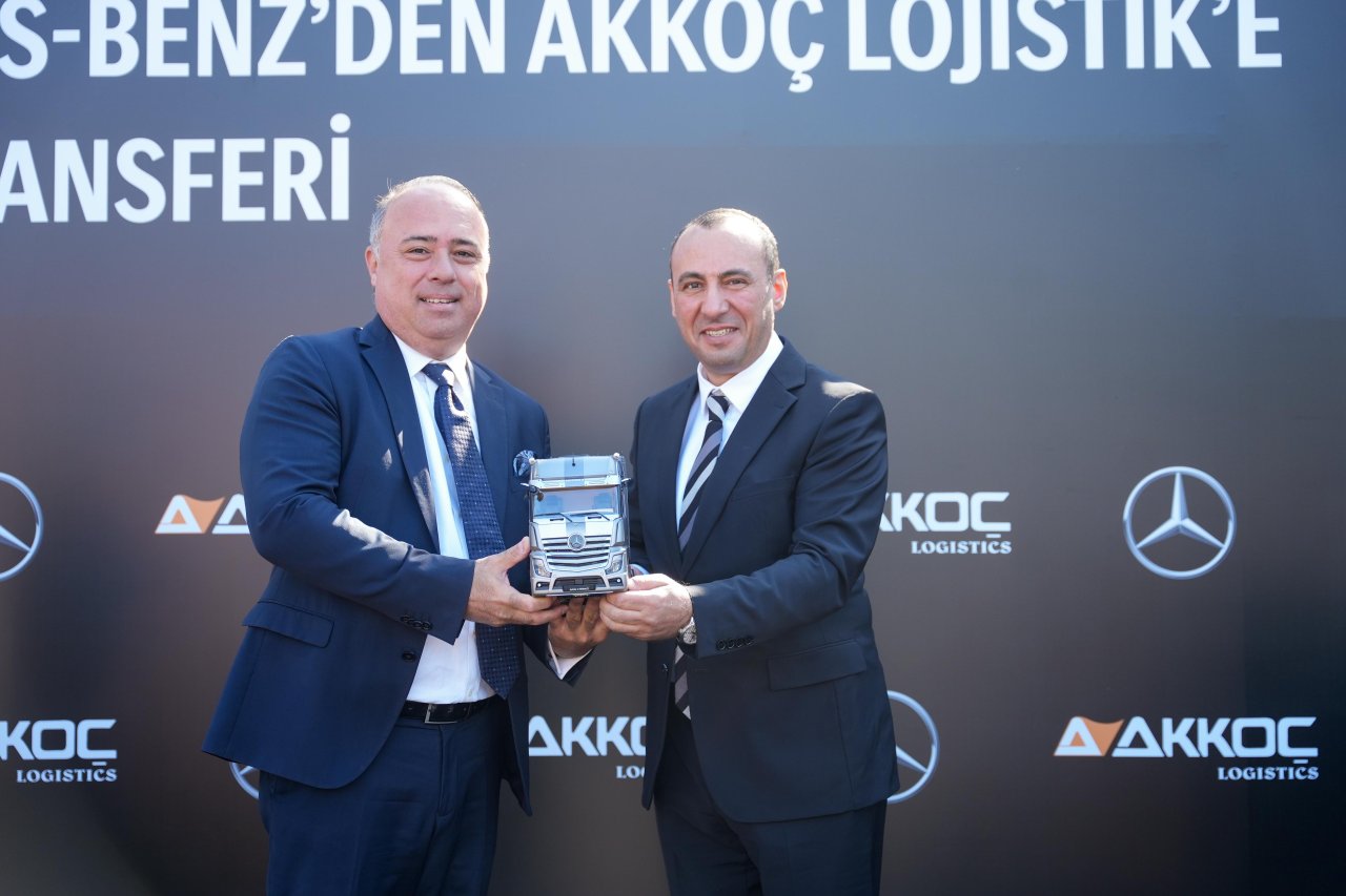 mercedes-benz-turkten-akkoc-lojistike-200-adet-yildiz-transferi-2.jpeg