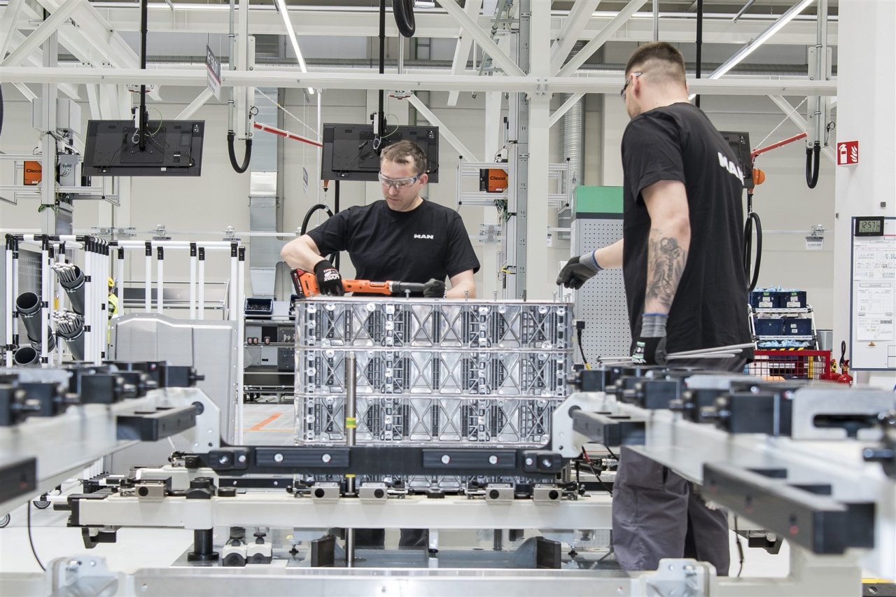 1747205248-f-eot-man-battery-production-nuremberg.jpg