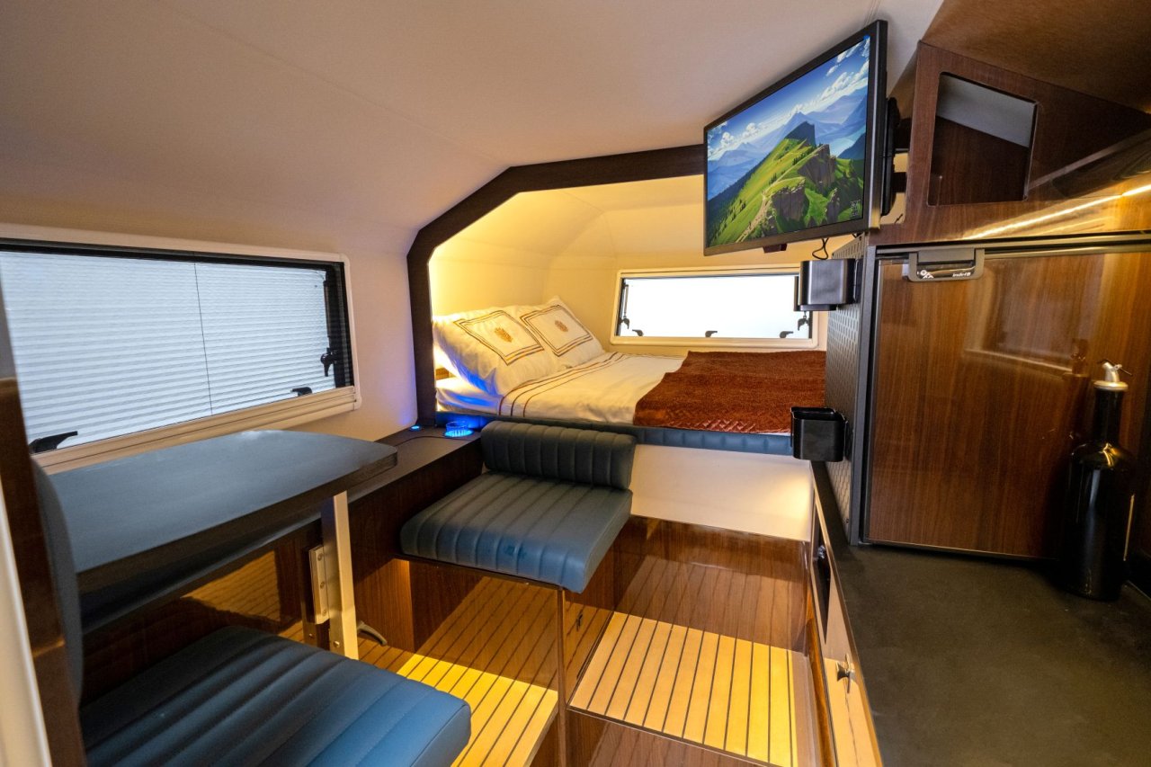 hotomobil-cybertruck-1.jpg