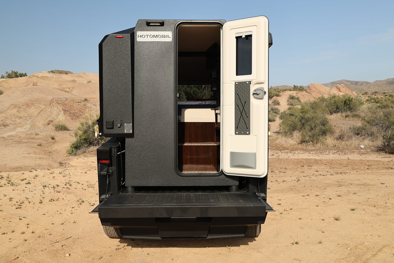 hotomobil-cybertruck-4.jpg