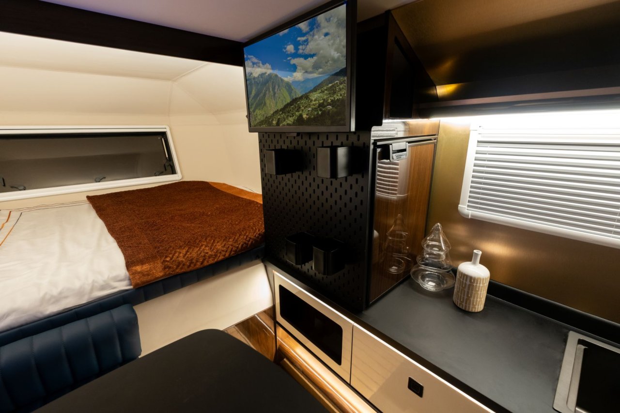 hotomobil-cybertruck-5.jpg