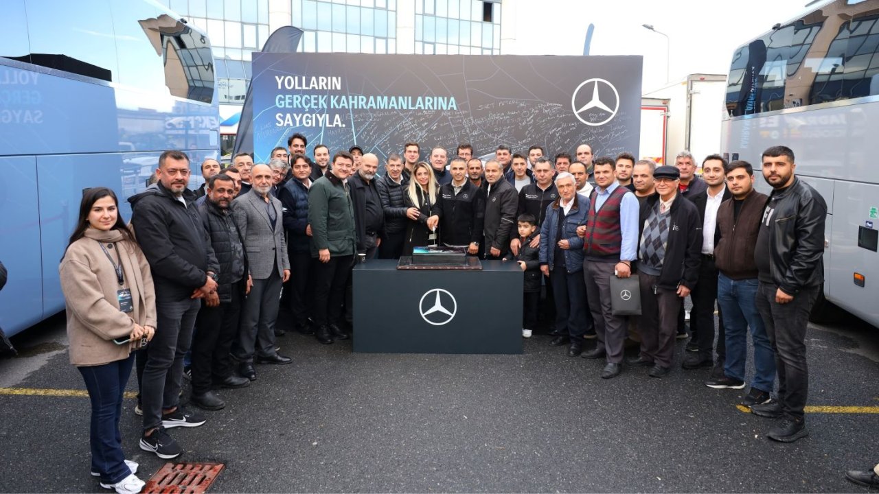 mercedes-benz-turk-dunya-soforler-gununu-bu-yil-da-soforlerle-birlikte-kutladi-1-2.jpg