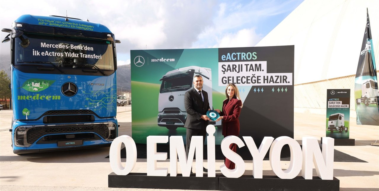 mercedes-benz-turk-ilk-eactros-600-teslimatini-medcem-cimentoya-gerceklestirdi-3.jpg