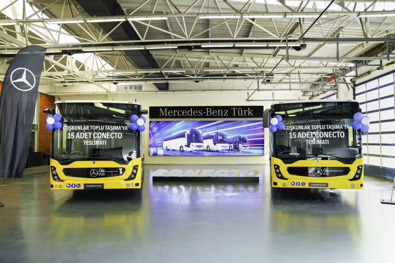 mercedes-benz-turkten-coskunlar-toplu-tasima-hizmetlerine-15-adet-2026-model-mercedes-benz-conecto-otobus-teslimati-1.jpeg