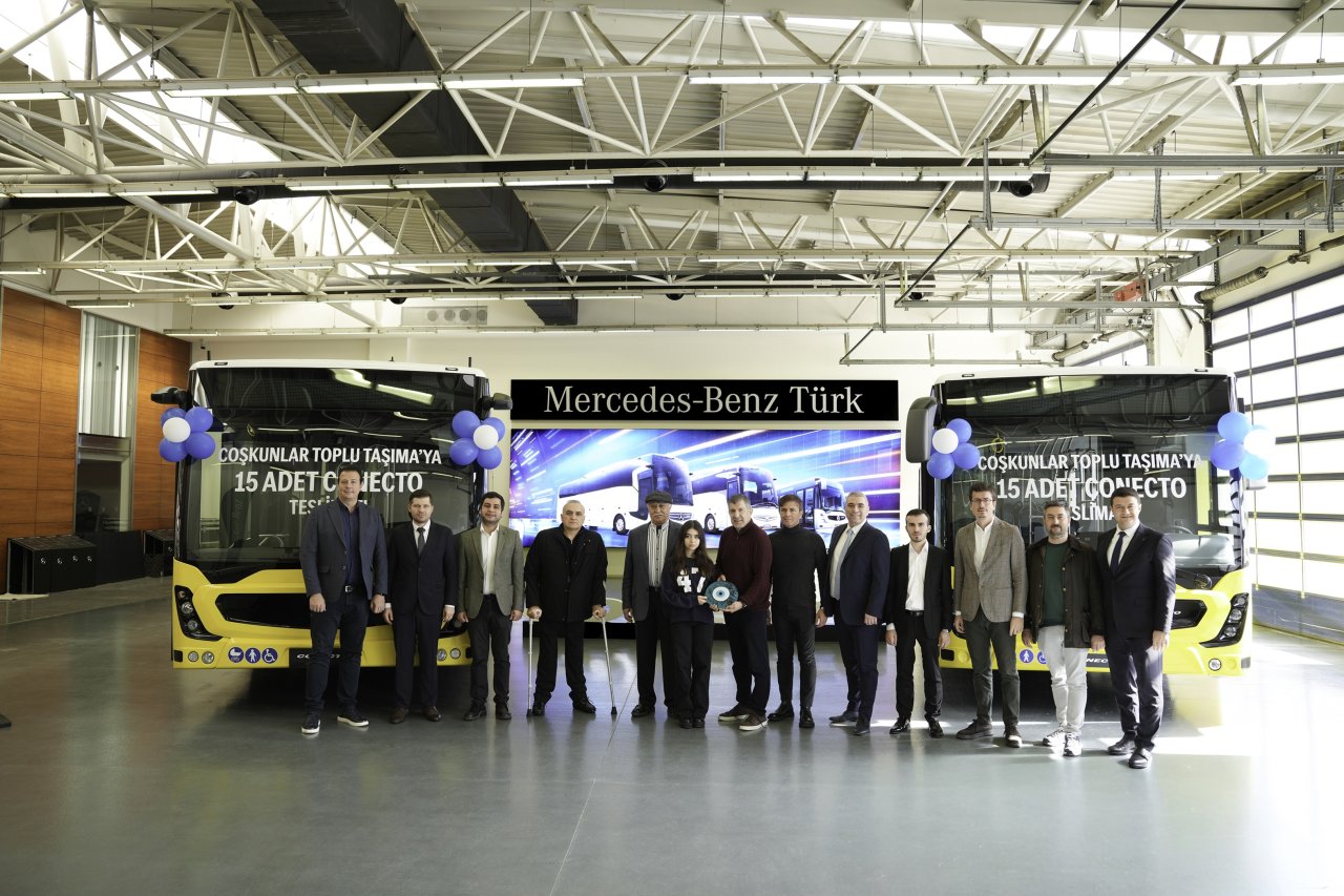 mercedes-benz-turkten-coskunlar-toplu-tasima-hizmetlerine-15-adet-2026-model-mercedes-benz-conecto-otobus-teslimati-3.jpeg