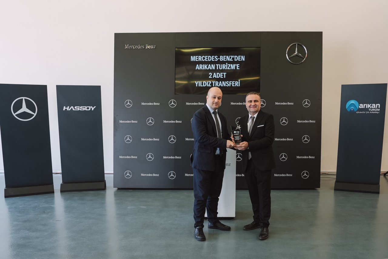 arikan-turizm-2-adet-mercedes-benz-tourismo-15-22-alimi-ile-filosunu-guclendirmeye-devam-ediyor-1.jpeg