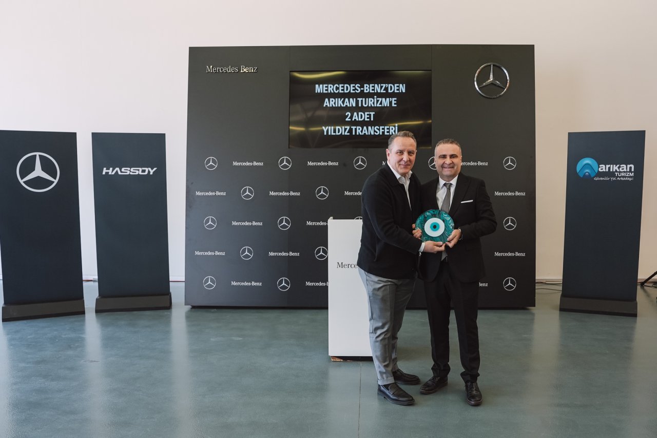 arikan-turizm-2-adet-mercedes-benz-tourismo-15-22-alimi-ile-filosunu-guclendirmeye-devam-ediyor-2.jpeg