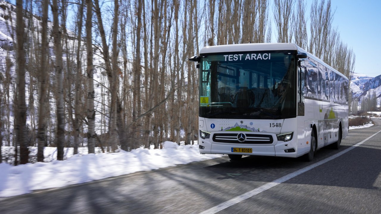 mercedes-benz-otobusleri-zorlu-kis-testini-tamamladi-6.jpeg