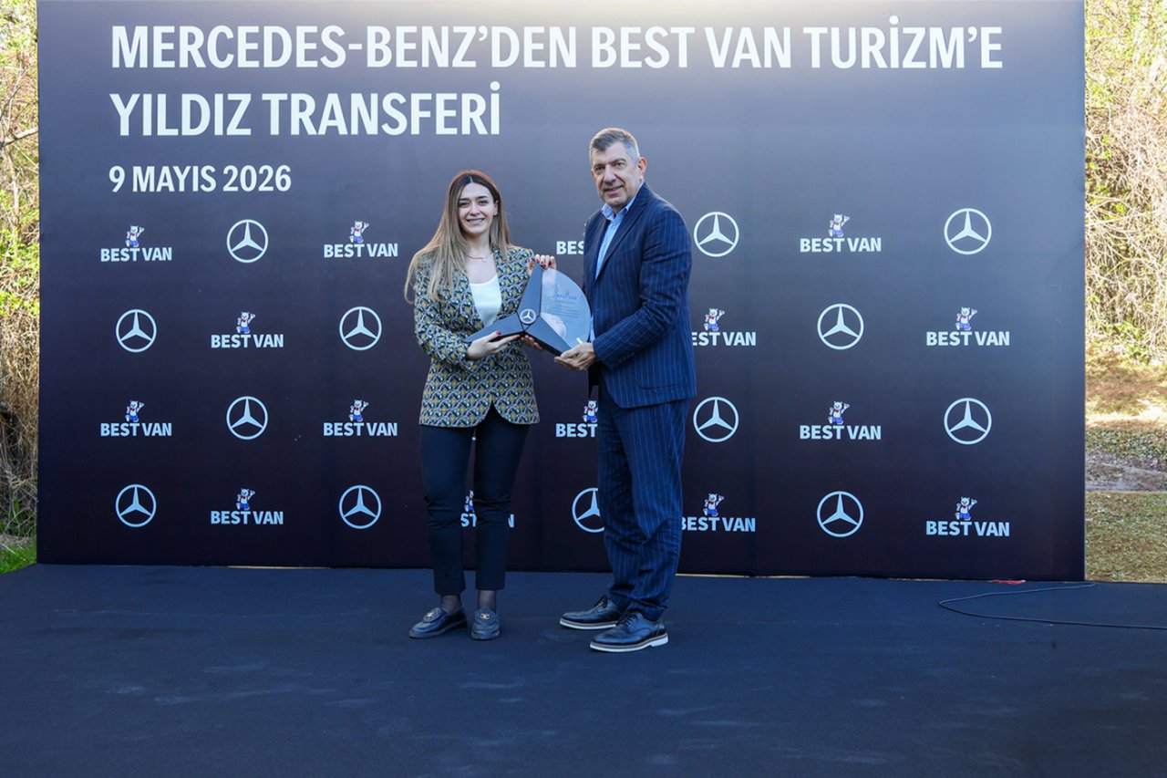 best-van-23-adet-mercedes-benz-otobusunu-teslim-aldi-1.png