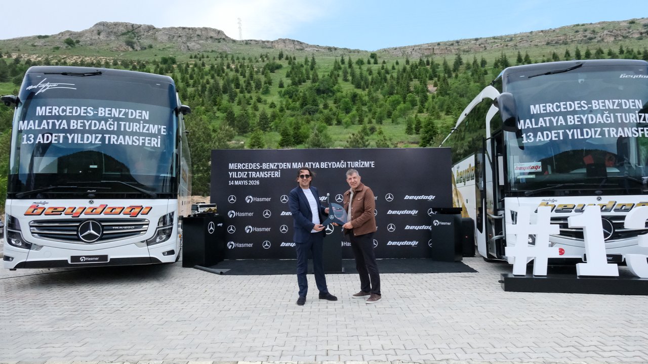 mercedes-benz-turkten-beydagi-turizme-13-adet-travego-teslimati-2.jpeg
