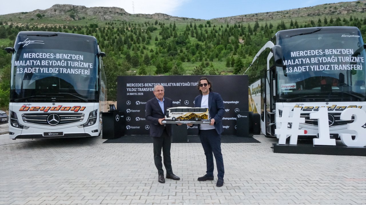 mercedes-benz-turkten-beydagi-turizme-13-adet-travego-teslimati-3.jpeg