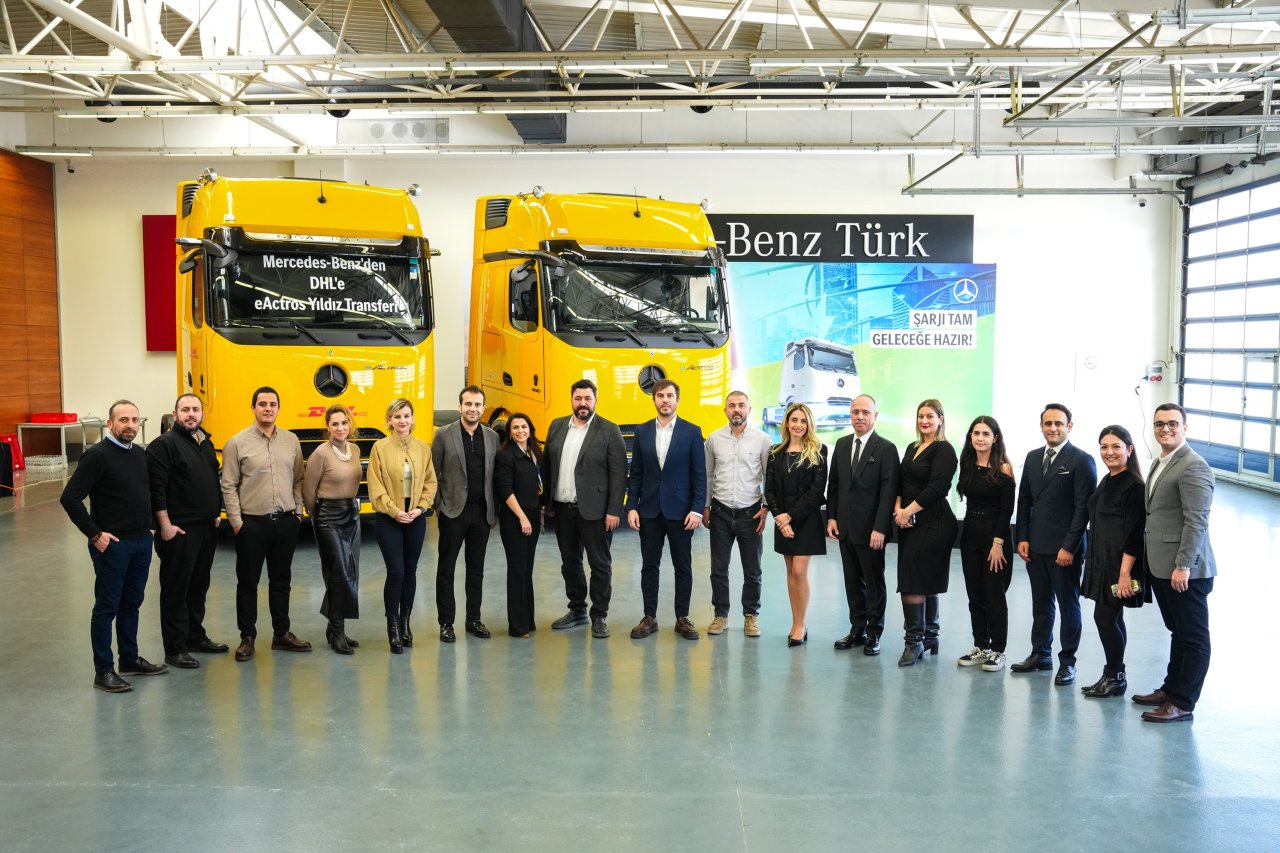 mercedes-benz-turkten-dhl-supply-chain-turkiyeye-3-adet-mercedes-benz-eactros-600-teslimati-1.jpeg