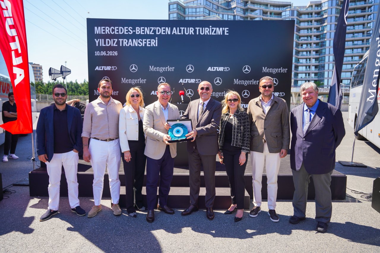 altur-turizm-filosunu-20-adet-mercedes-benz-tourismo-15-ile-guclendirdi-2.jpg