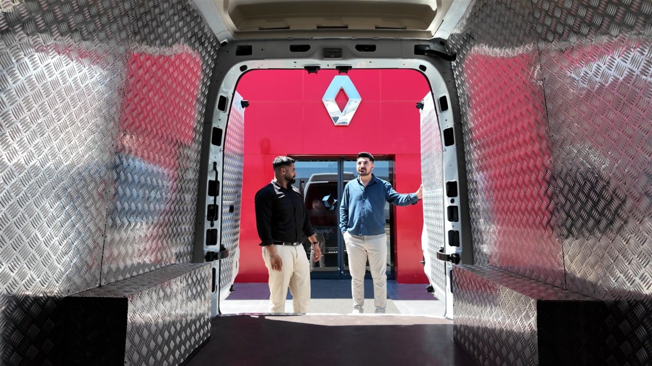 renault-trucks-master-red-edition-yayla-lojistik-teslimat-2.jpg