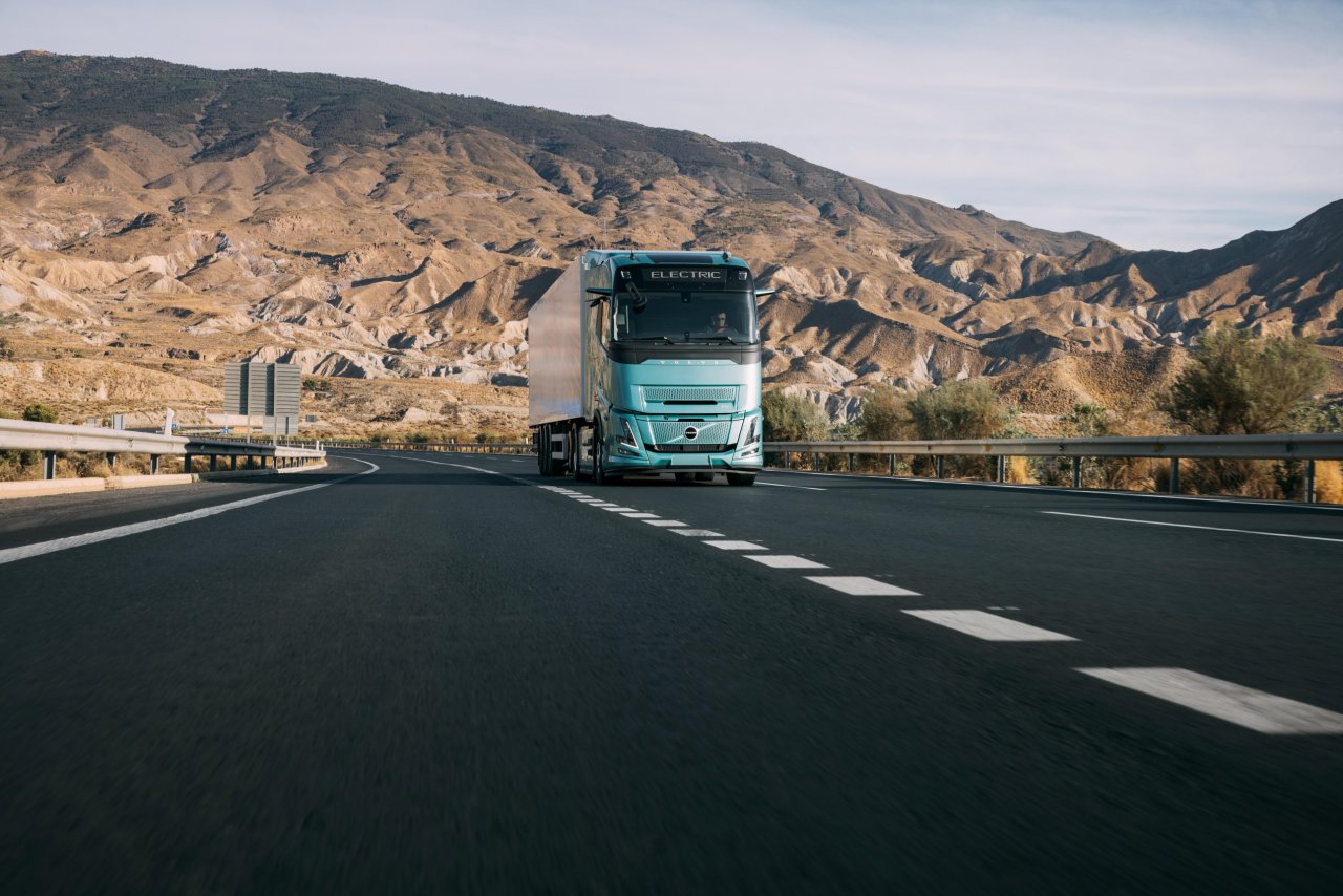volvo-trucks-fh-electric-uzun-menzil.jpg