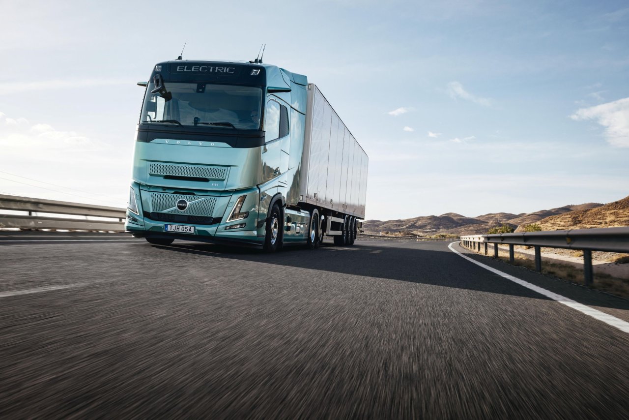 volvo-fh-aero-electric-uzun-menzil.jpg