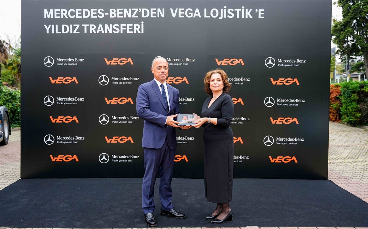 mercedes-benz-turk-vega-lojistike-mercedes-benz-eactros-600-teslimati-gerceklestirdi-3.jpg