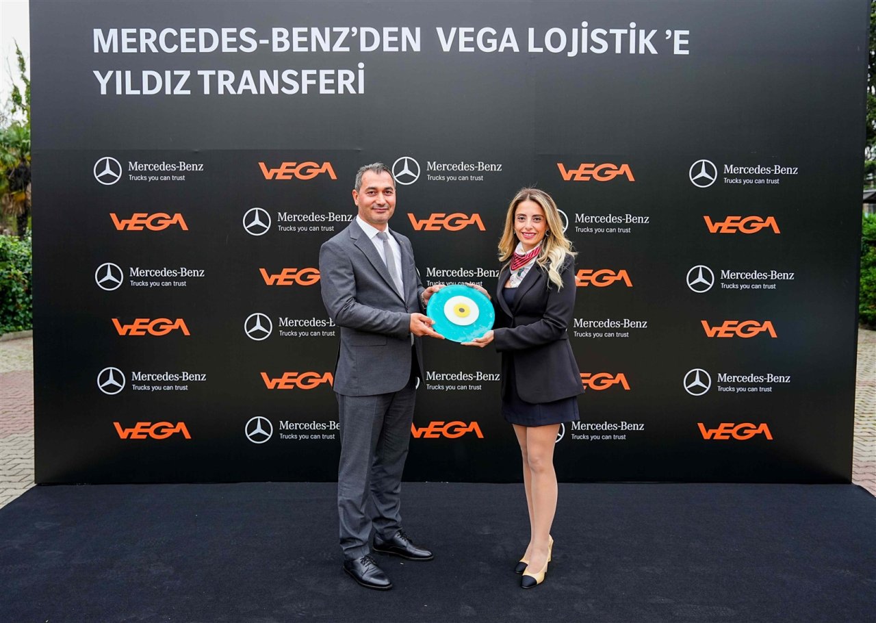 mercedes-benz-turk-vega-lojistike-mercedes-benz-eactros-600-teslimati-gerceklestirdi-4.jpg