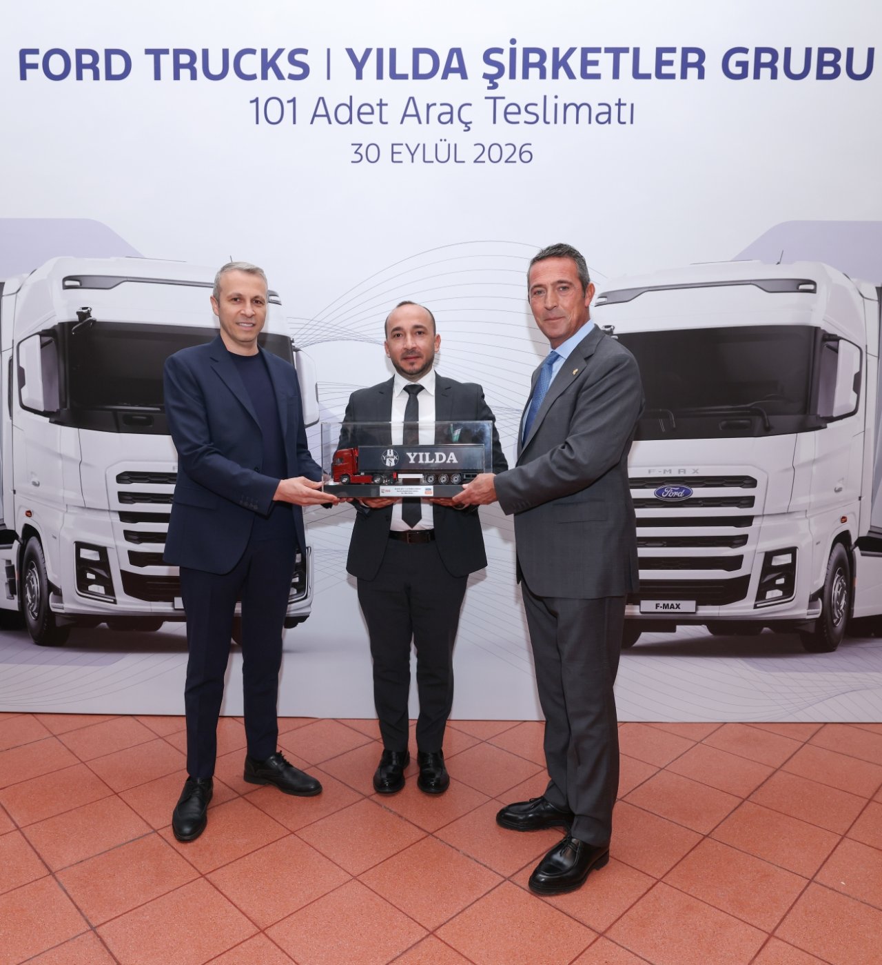 ford-truckstan-yilda-sirketler-grubuna-101-araclik-teslimat-4.jpg