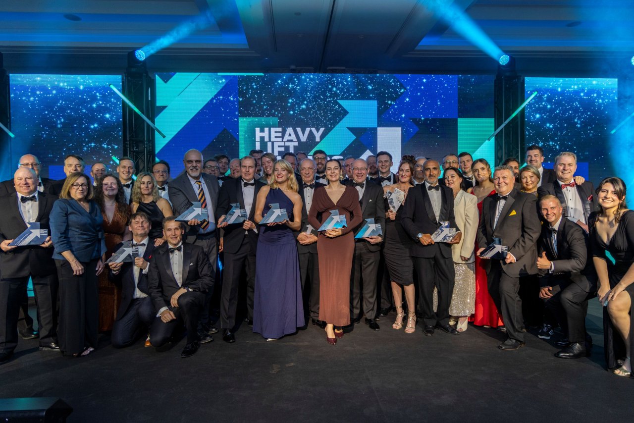 hareket-global-arenada-guvenlik-ve-egitim-alanindaki-basarisini-heavy-lift-awards-ile-taclandirdi-2.jpg