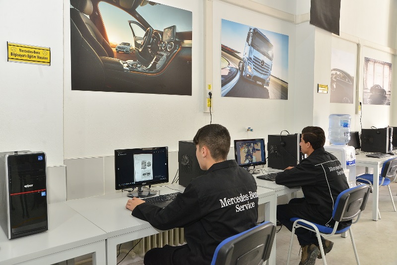 corum-sehit-emin-guner-mtal-mercedes-benz-laboratuvari-acilisi-(1).jpg