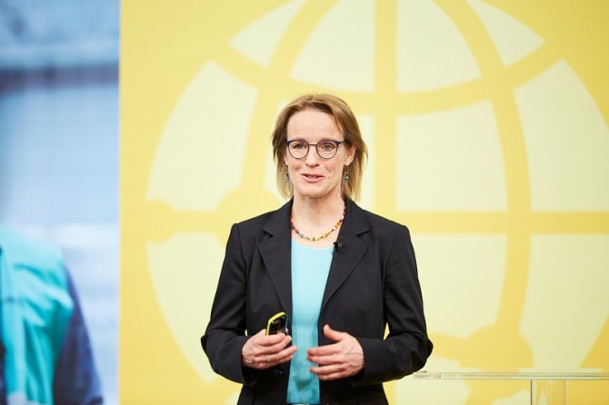 dhl-cfo_melanie_kreis.jpg