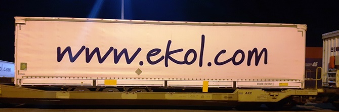 ekolnewtrain2.jpg