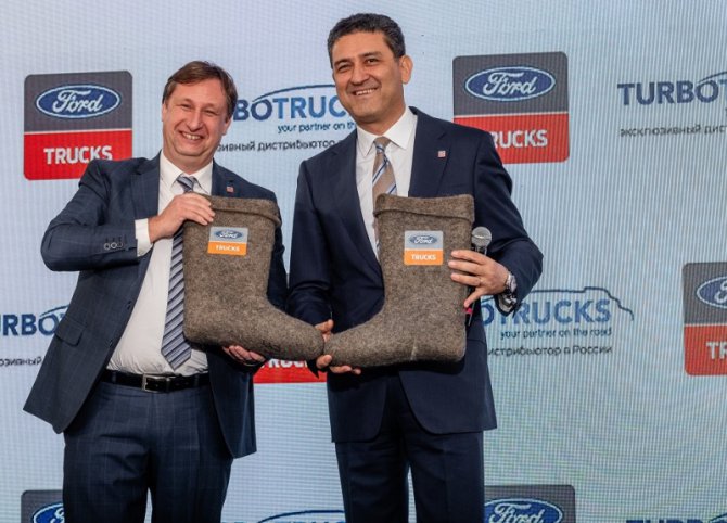 ford_trucks_rusya_bayii_acilisi3.jpg