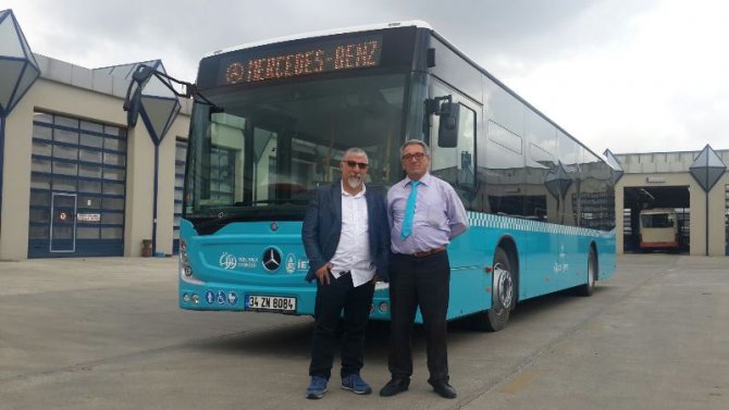 istanbul-halk-otobusu-zubeyir-goktas-ve-ibrahim-sedef.jpg