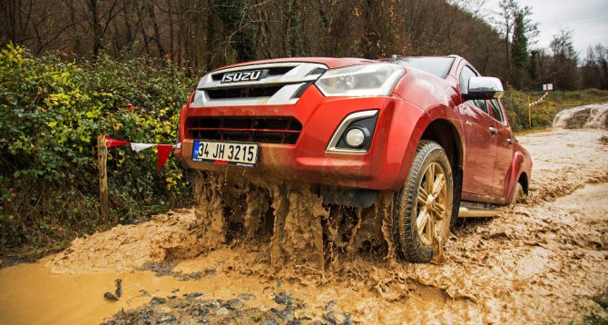 isuzu-d-max-(3).jpg